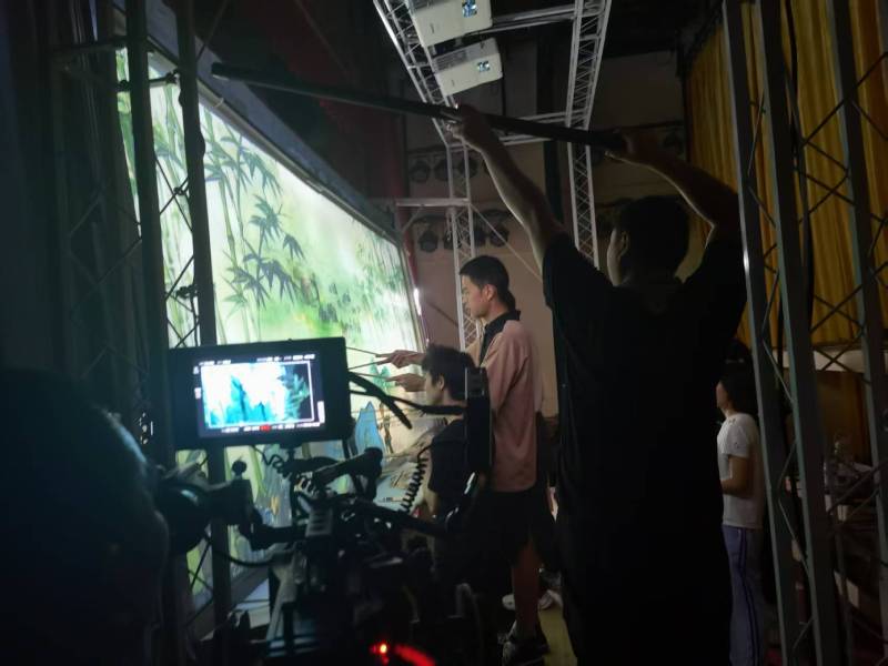 湘潭县TVC拍摄公司：美妆时尚造梦师，雕琢细节中的高级质感